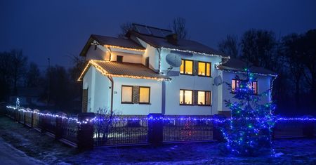Zdalnie wyłącz Polakom lampki. Oto sposób