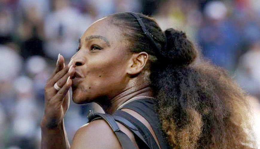 Serena Williams uległa modzie na selfie. Ale w obiektywie komórki pojawił się... bidet