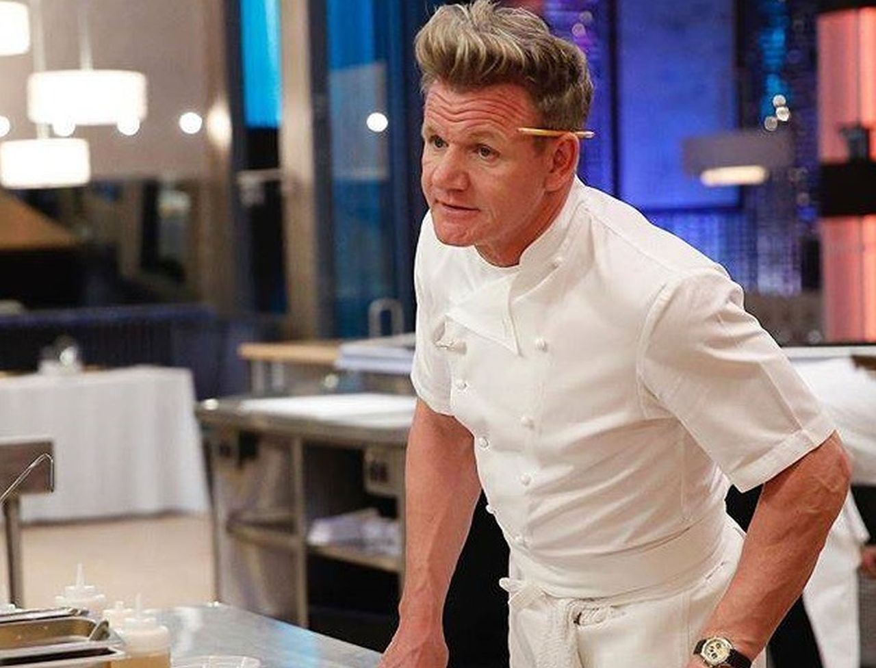 Gordon Ramsay dostał stek na... dachówce. Klasycznej reakcji można było się spodziewać