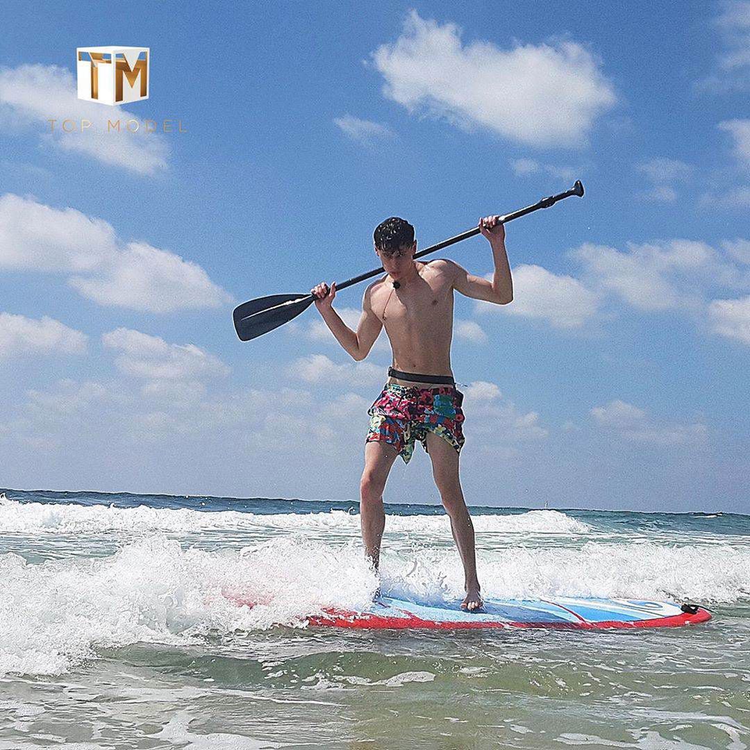 Dawid Woskanian - sesja na plaży