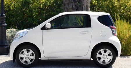 Toyota iQ