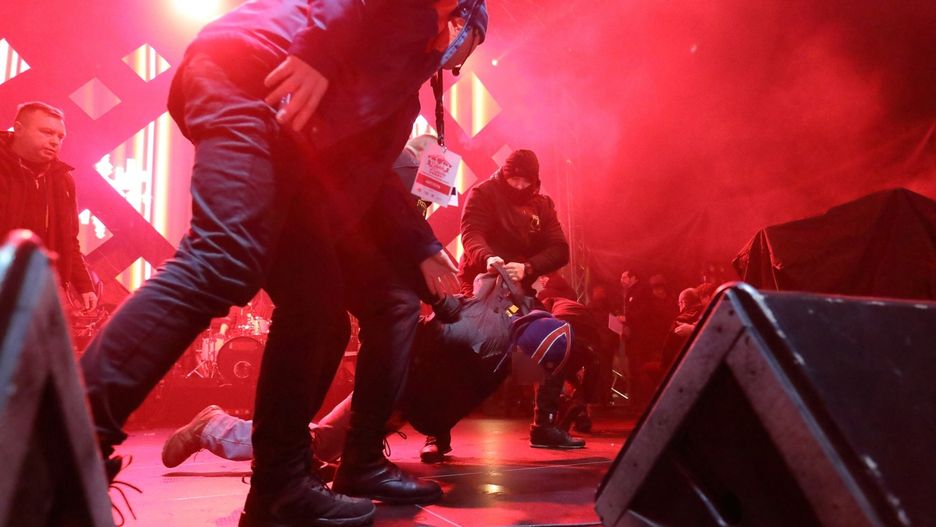 Obezwładniony przez ochronę nożownik na scenie WOŚP
