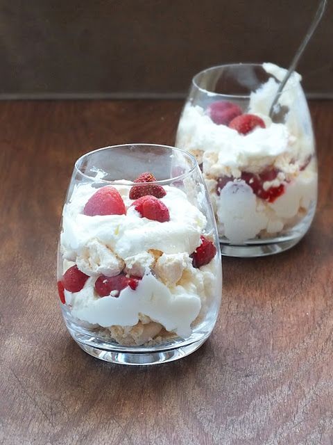 Elegancki deser - eton mess