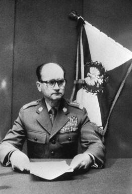 Gen. Jaruzelskiemu postawiono zarzuty za stan wojenny