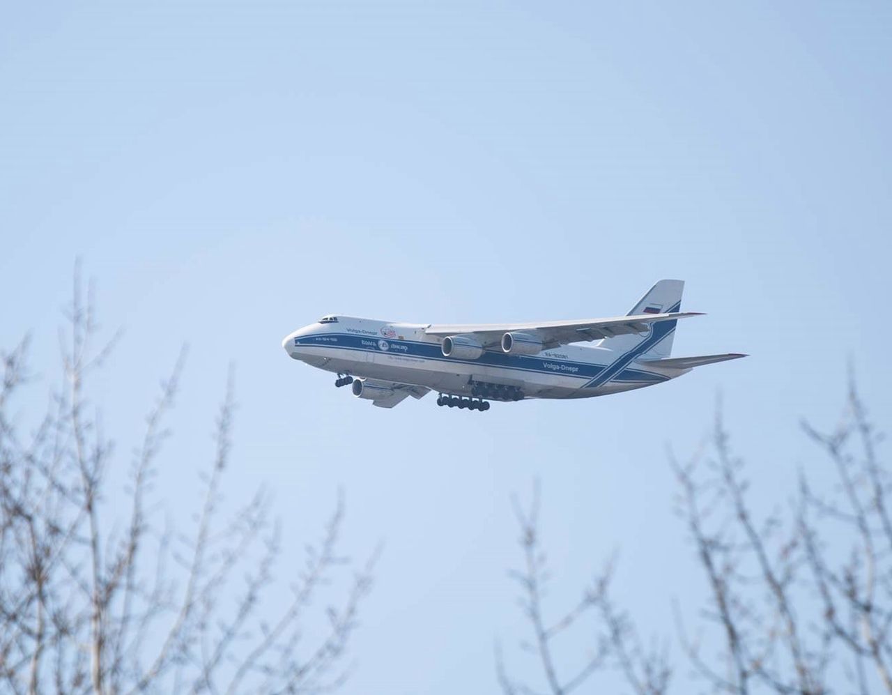 Koronawirus. Gigantyczny samolot transportowy z Chin wylądował w Warszawie