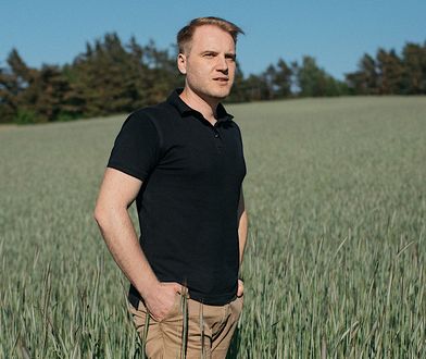 Wsi spokojna, wsi tęczowa. Sołtys nie uklęknie, ale wiatę postawi