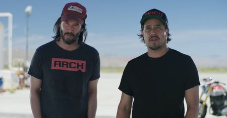 Cyberpunk 2077. Wyścigi uliczne, Porsche i Keanu Reeves na motocyklu
