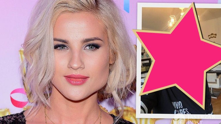 Karolina Gilon w siwych włosach