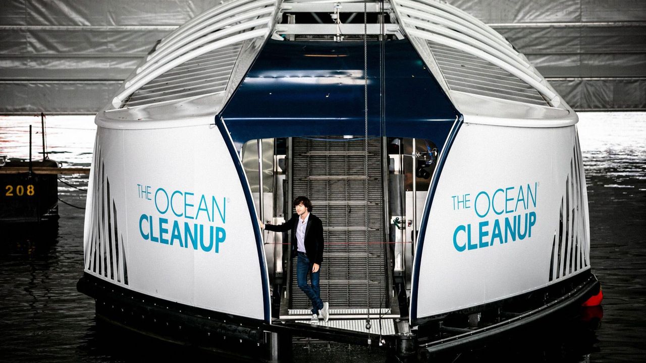 The Ocean Cleanup przedstawia "pływający odkurzacz". Ma oczyścić nawet 1000 rzek