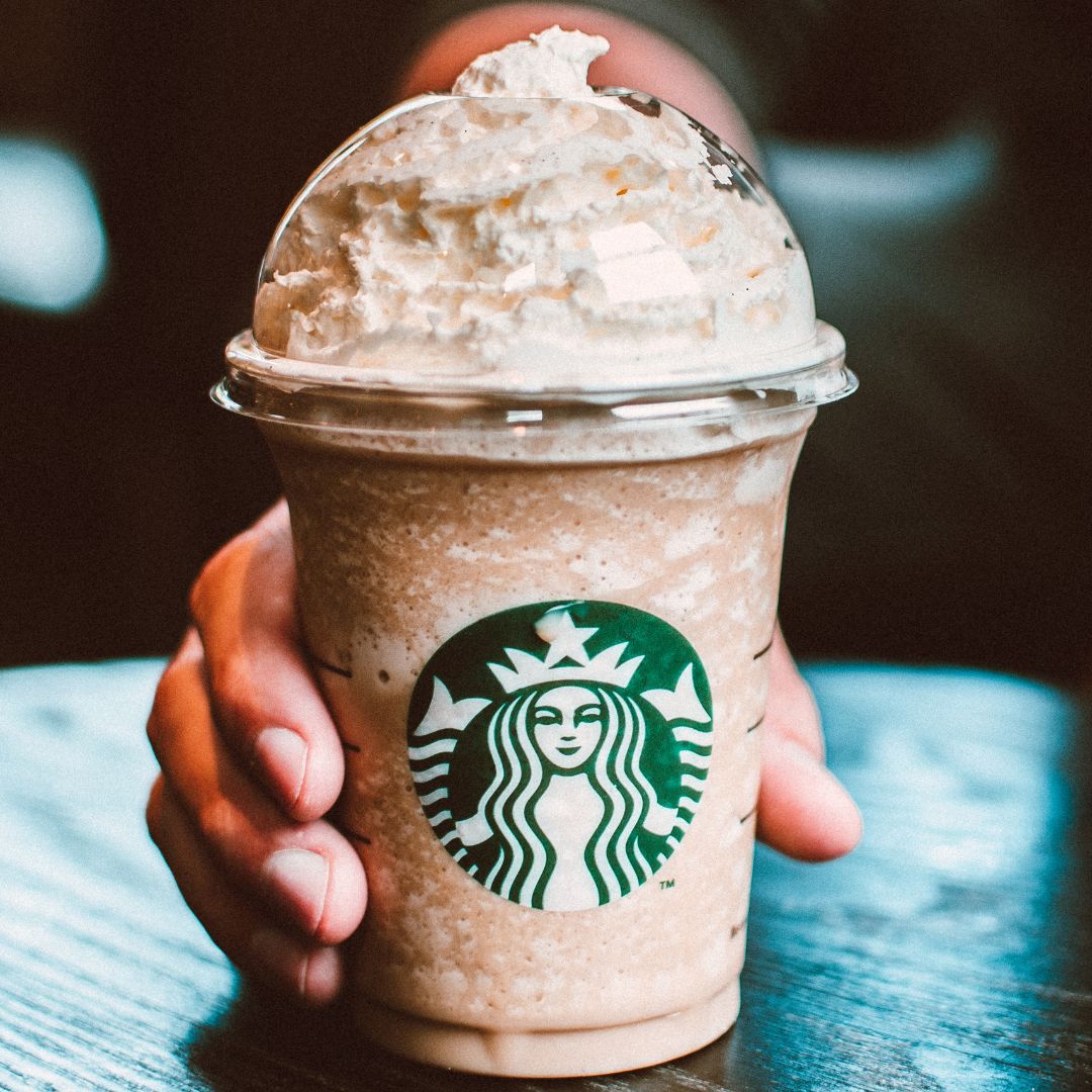 Frappuccino ze Starbucska- Pyszności, źródło: Canva