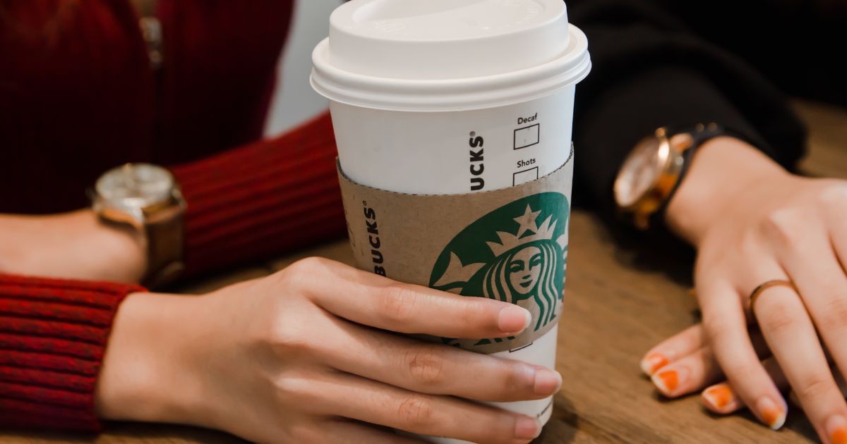 Nowa kawa w Starbucks niedługo trafi do sprzedaży. Fani są zaskoczeni