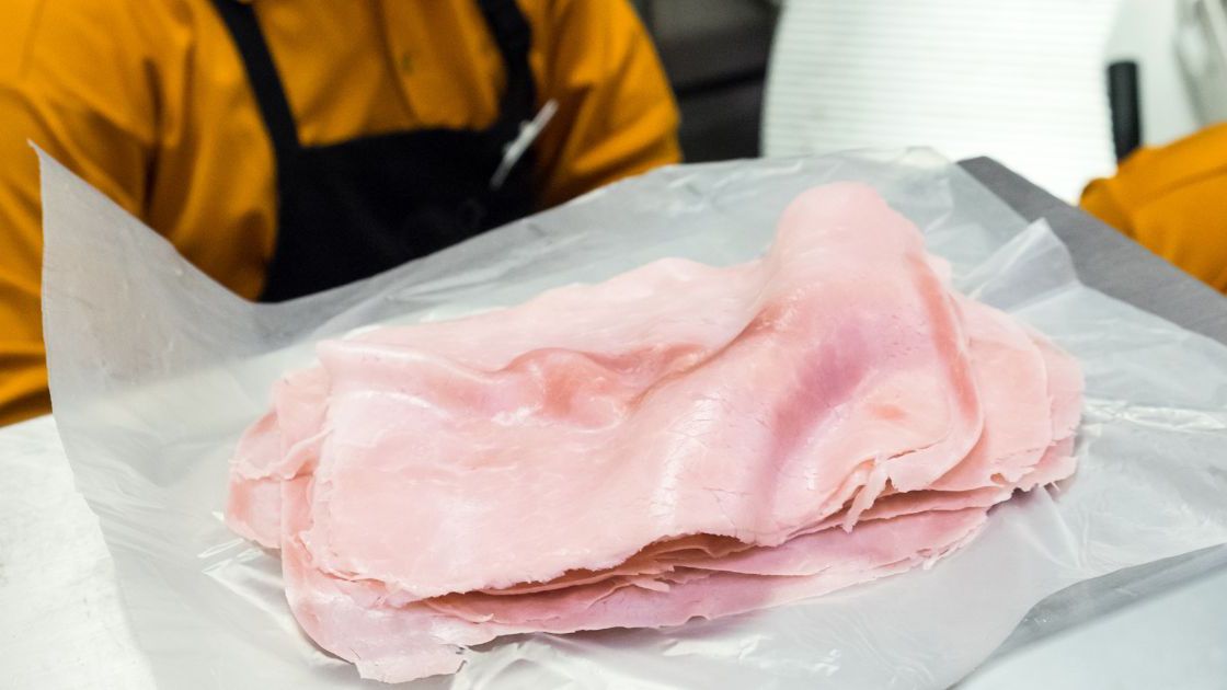 Jak przechowywać wędliny- Pyszności, źródło: Canva