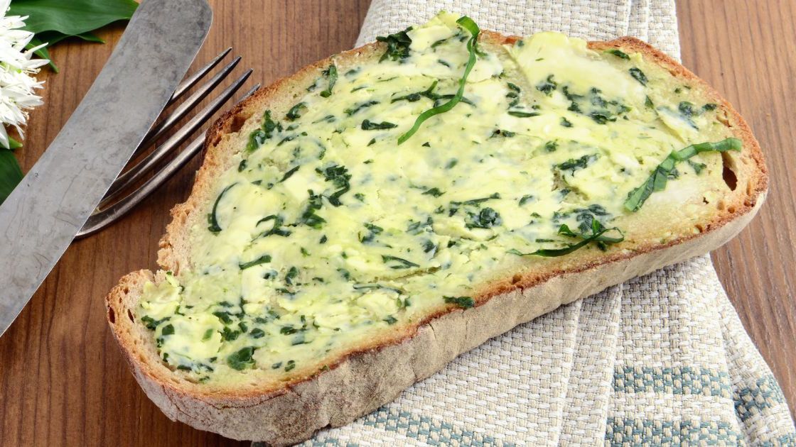 Masło czosnkowe- Pyszności/ źródło: Canva