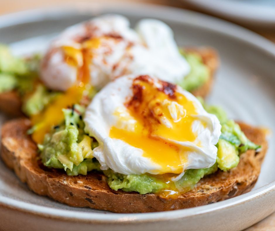 Jak zrobić idealne jajko w koszulce- Pyszności źródło Canva(1)