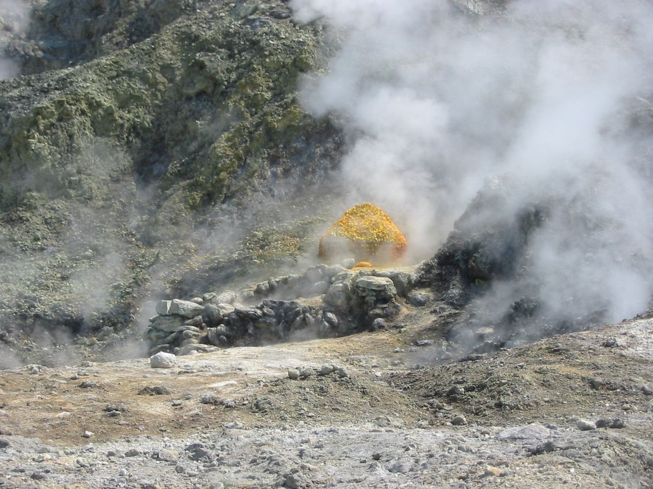 Włoski superwulkan znowu niespokojny. Ostatnia erupcja była najsłabsza i zabiła 32 osoby