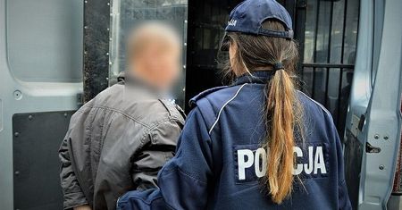 Tczew. Mężczyzna zażył tabakę na oczach sędziego. Trafił do aresztu