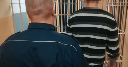 Przez 11 lat ukrywał się za granicą. Policja nareszcie zatrzymała gwałciciela