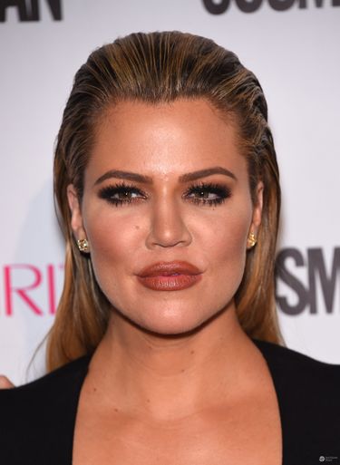 Wykonturowana twarz Khloe Kardashian