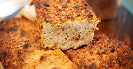 Babka ziemniaczana. Przepis na tanie, smaczne i tradycyjne polskie danie