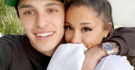 Ariana Grande zaręczyła się! Pierścionek z OGROMNYM brylantem robi wrażenie. Pokazała go w sesji z narzeczonym