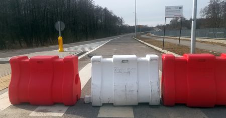 Lost highway na Mazowszu. Od pół roku urzędnikom nie udało się oddać do użytku gotowej drogi