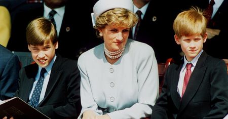Księżna Diana faworyzowała księcia Harry'ego. Miała ku temu ważny powód
