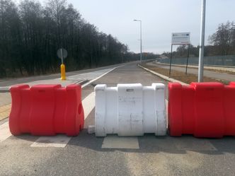 Lost highway na Mazowszu. Od pół roku urzędnikom nie udało się oddać do użytku gotowej drogi