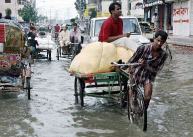 200 ofiar powodzi w Bangladeszu