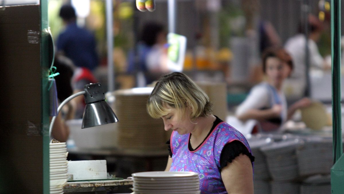 Zakład produkcji porcelany w Chodzieży w Wielkopolsce rozpoczął produkcję 1852 roku. 