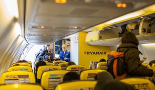 Ryanair męczy nimi pasażerów. Stewardessy mają wcisnąć jak najwięcej towaru