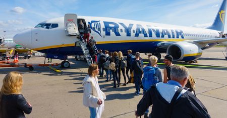 Ryanair znów rozczarowuje. Tym razem uderza w rodziny i obsługę pokładową
