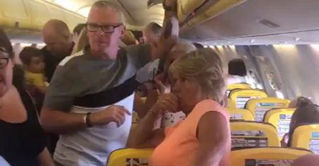 Ryanair rozwścieczył pasażerów. 12 godzin koszmaru w samolocie