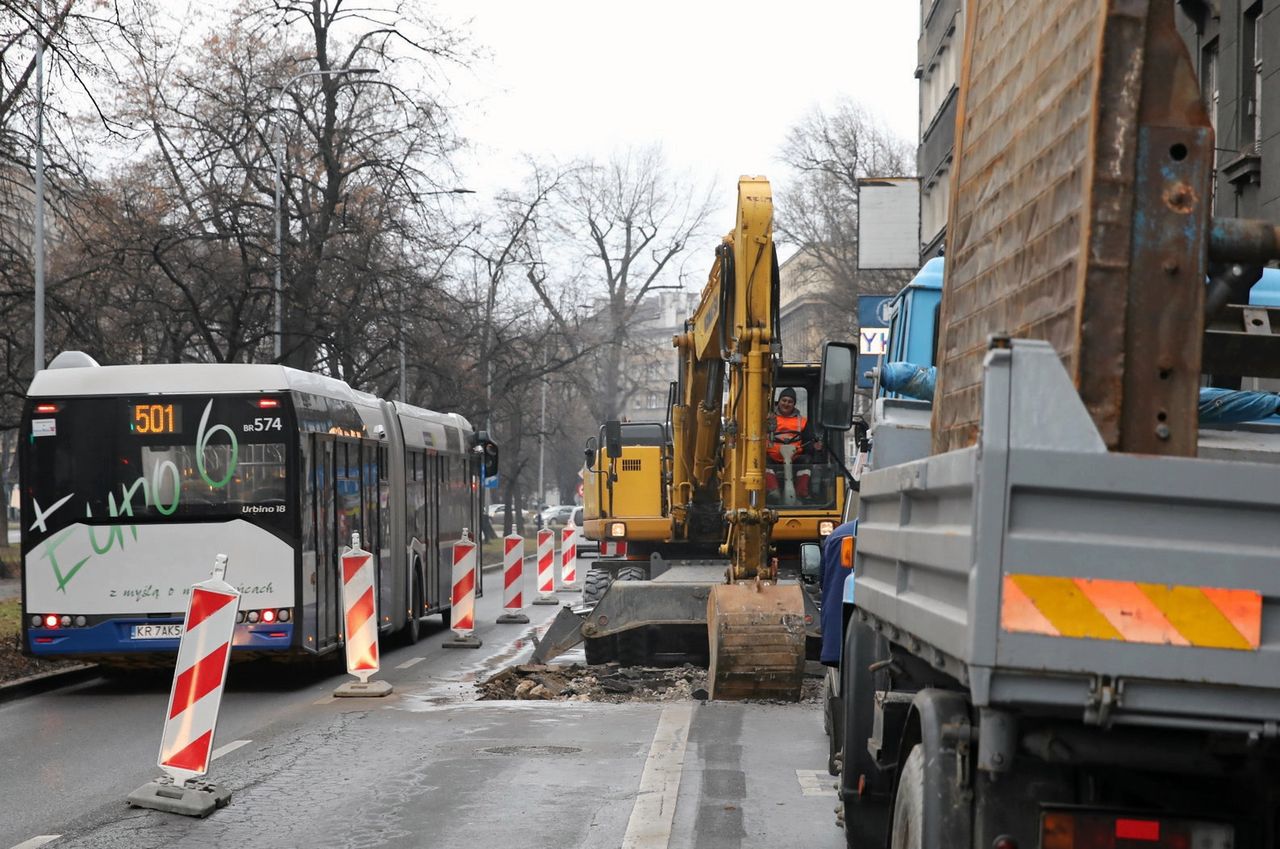 Kraków zakorkowany. Zapadł się kanał