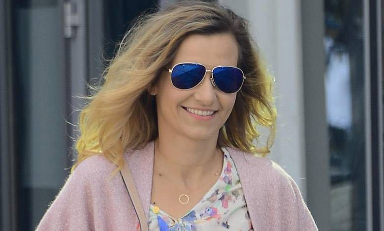 Joanna Koroniewska z córeczką na spacerze