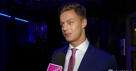 Stremowany Rafał Jonkisz po raz pierwszy na ściance. "Zdjęcia obiegną internet, trzeba wyjść jak najlepiej"