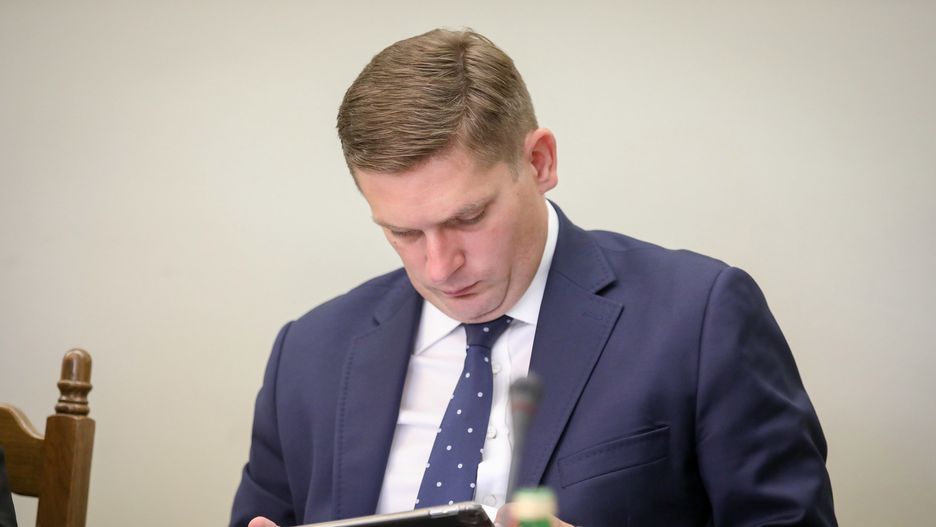 Bartosz Kownacki skomentował mema, którego zamieścił podczas prac komisji śledczej ds. Amber Gold