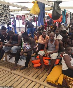 Włochy. Matteo Salvini nie chce wpuścić imigrantów do portu. Na statkach czeka ponad 500 osób