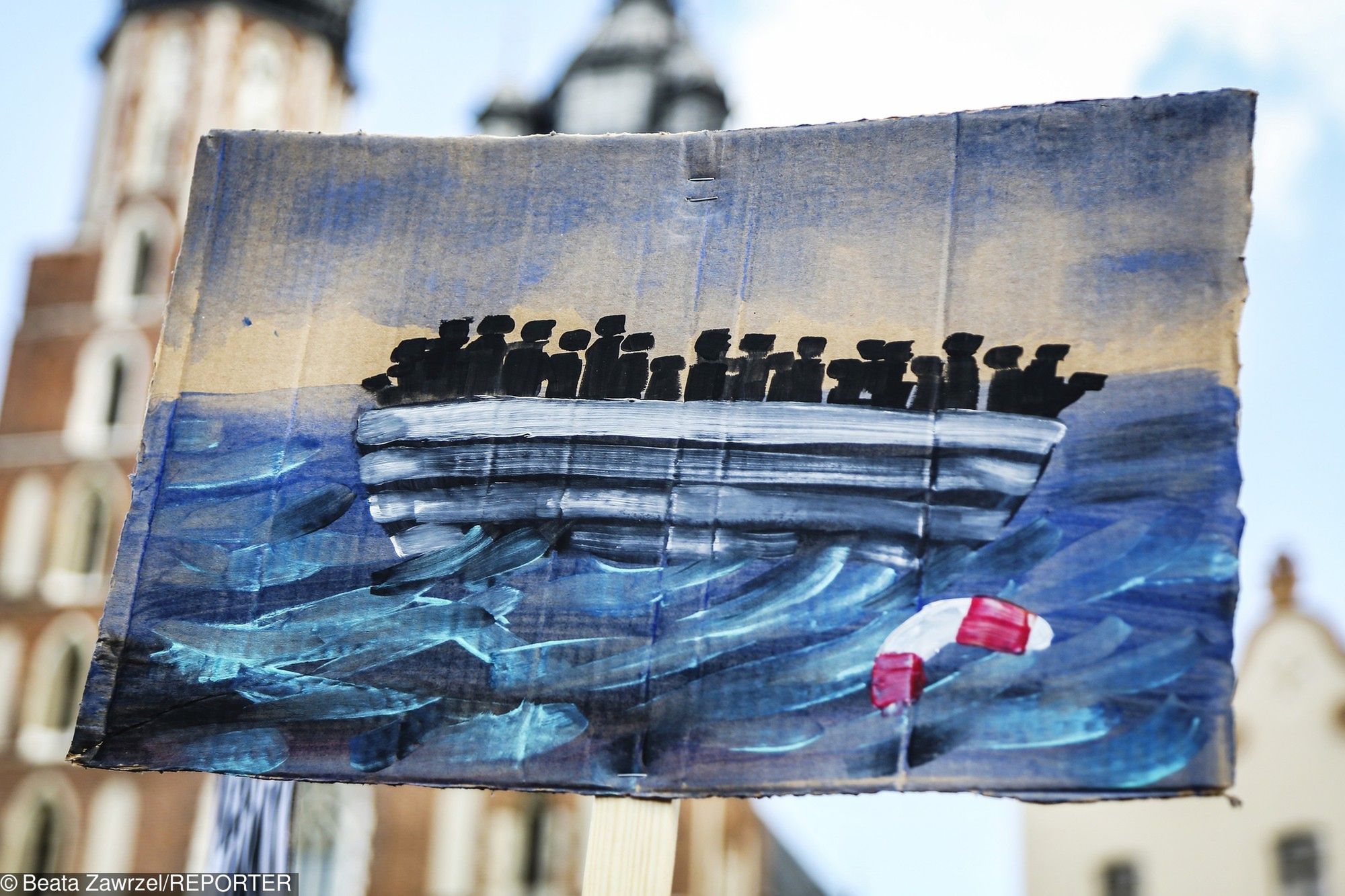 Zdjęcie z manifestacji "Uchodzcy mile widziani", która odbyła się w Krakowie w 2015 roku jako wyraz solidarności mieszkańców z uchodźcami