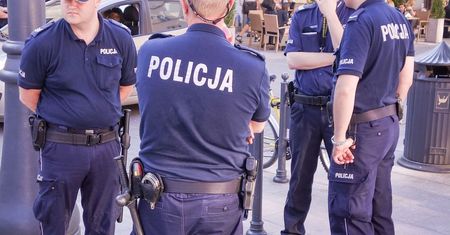 Co czwarty policjant prewencji na L4. Epidemia "psiej grypy"