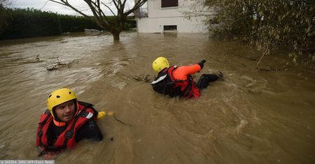 Francja. Tragiczne wichury i powodzie. Są ofiary