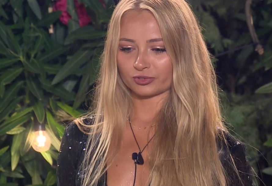 Monika z "Love Island" pozuje nago. Fanka: "Mój ty golasku"