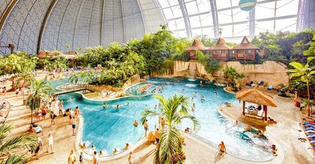 "Tropical Islands" pod Berlinem przyciąga dziesiątki tysięcy Polaków. Wszystko zmienić może "Park of Poland"