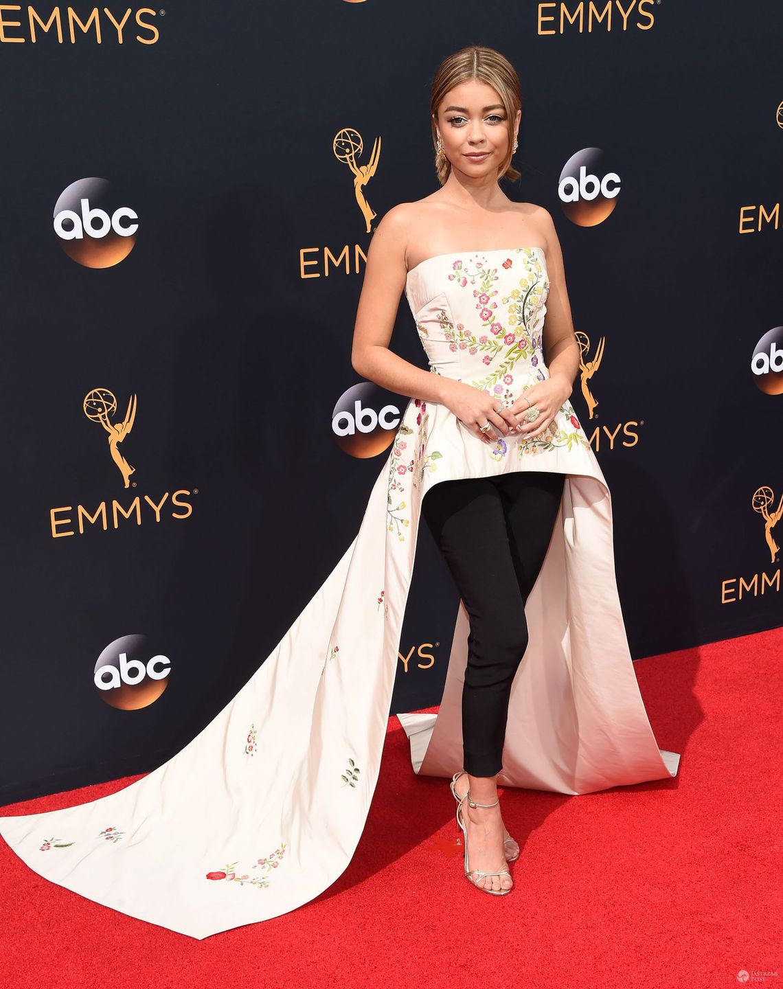 Sarah Hyland - Emmy Awards 2016