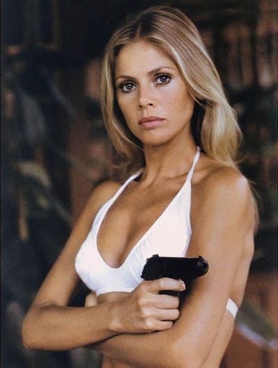 Britt Ekland jako Mary Goodnight