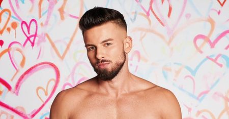 Damian z "Love Island" odkrywa niemal wszystko. Publikuje odważne zdjęcia
