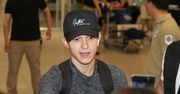 Tom Holland ma 23 lata, wygląda na jeszcze młodszego. Nagle stał się gwiazdą, ale pieniądze go nie oszołomiły