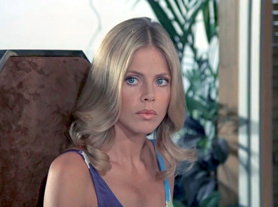 Britt Ekland: dziewczyna Bonda ma już 77 lat. Krytykuje poprawianie urody