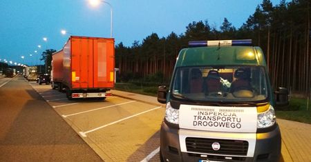 Po jednej kontroli dostali razem 26 mandatów. Dwóch kierowców ma do zapłaty 18 tys. zł