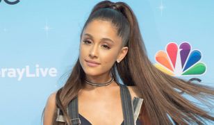 Ariana Grande w spodniach i staniku. Udana stylizacja?