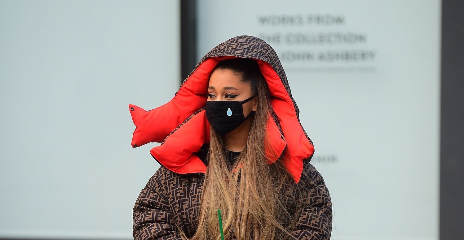 Ariana Grande w maseczce. I wcale nie chodzi o smog